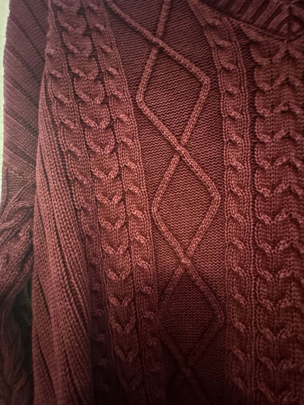 Natural Reflections Burgundy Cable Knit V-Neck High-Low Sweater Size L - Picture 3 of 4